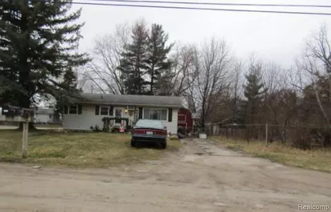 2056 Eberly Rd, Flint, MI 48532 photo 1