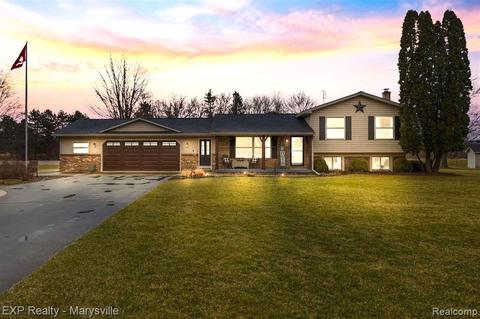 101 Falling Leaf Dr, Lapeer, MI 48446 photo 1