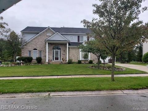 2927 Tanglewood Dr, Wayne, MI 48184 photo 1