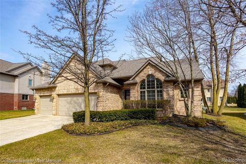 2033 Roundtree, Rochester Hills, MI 48307 photo 1