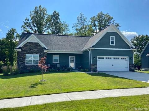 10426 Cobblestone Blvd, Davison, MI 48423 photo 1