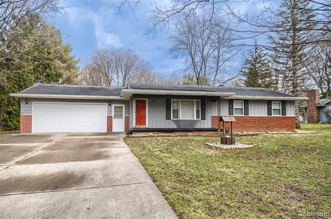 8124 Derrymore Dr, Davison, MI 48423 photo 1