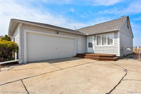 8764 Anchor Bay Dr, Clay, MI 48001 photo 1