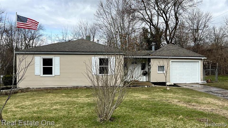 505 6 Mile Rd, Whitmore Lake, MI 48189 26 Photos MLS 2220024809