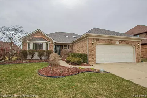 46713 Mariner Dr, Macomb, MI 48044 photo 1