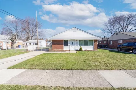 11121 Unity Dr, Warren, MI 48089 photo 1