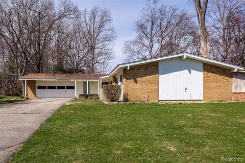 8963 Devon Dr, Shelby Township, MI 48317 photo 1