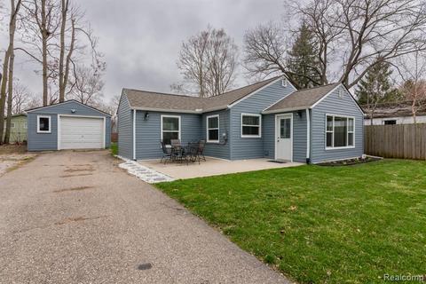 731 S 3rd St, Brighton, MI 48116 photo 1