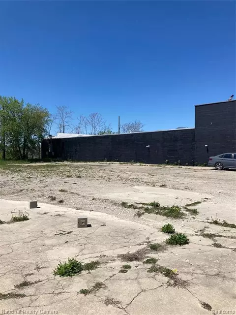 1432233012 Woodward, Oakland, MI 48322