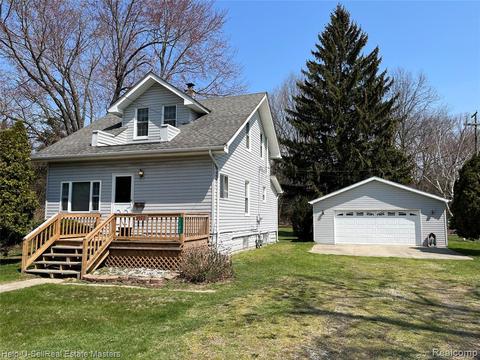 1102 Smith St, Algonac, MI 48001 photo 1