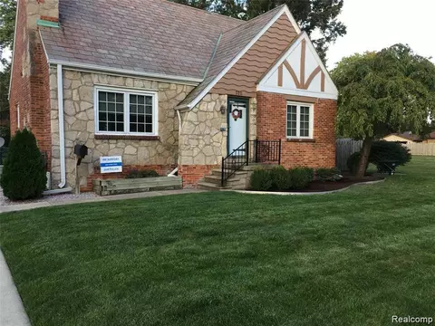 522 Brown St, St. Clair, MI 48079 photo 1
