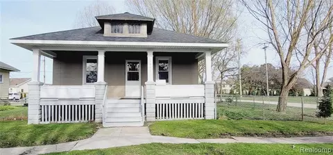 1902 Willow St, Port Huron, MI 48060 photo 1