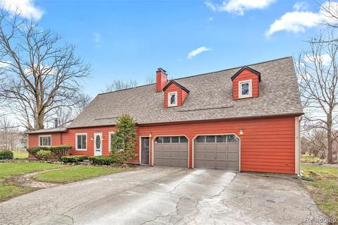 1320 Pingree Rd, Howell, MI 48843 photo 1