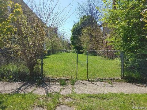 1349 Seward, Detroit, MI 48202