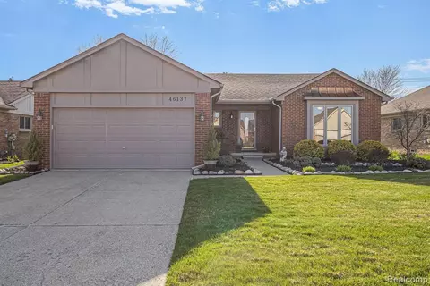 46137 Fox Run Dr, Macomb, MI 48044 photo 1