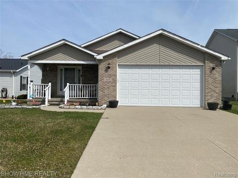 45492 Lone Pine Ln, Macomb, MI 48044 photo 1