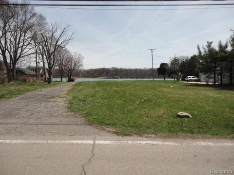 29237 E River Rd, Grosse Ile, MI 48138 photo 1