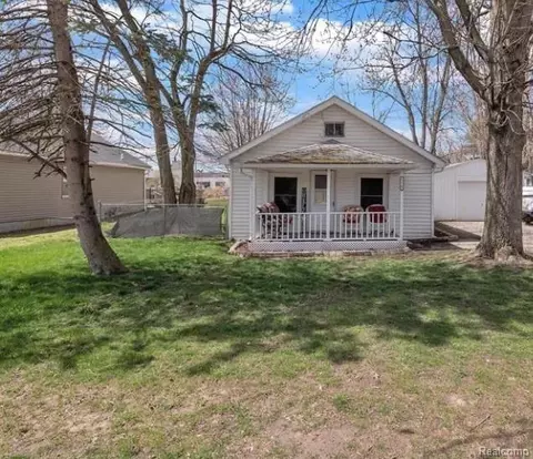 12743 Meigs St, Carleton, MI 48117 photo 1