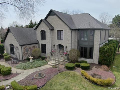 3485 Gresham Dr, Troy, MI 48084 photo 1