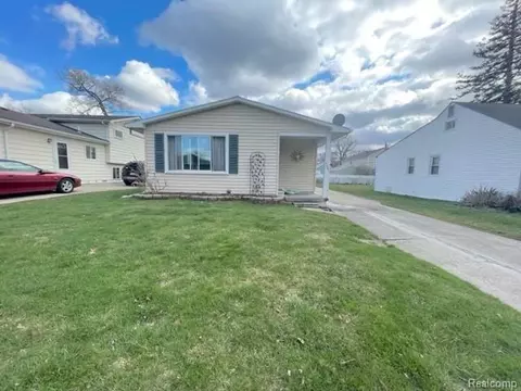 344 E Baker Ave, Clawson, MI 48017 photo 1