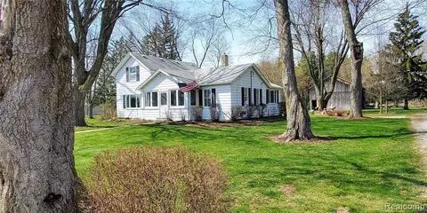 10119 E Coldwater Rd, Davison, MI 48423 photo 1
