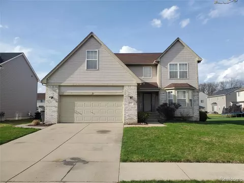 35594 Concord Dr, Romulus, MI 48174 photo 1