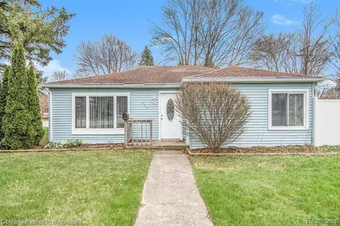 436 E Nepessing St, Lapeer, MI 48446 photo 1