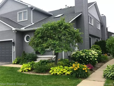 609 S Crooks Rd, Clawson, MI 48017 photo 1
