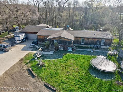 5467 E Frances Rd, Mount Morris, MI 48458 photo 1