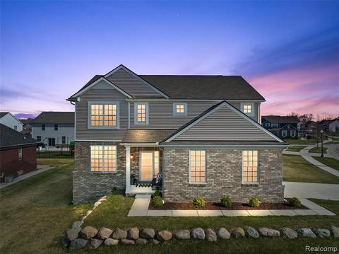 24357 Dartmoor Dr, Macomb, MI 48042 photo 1