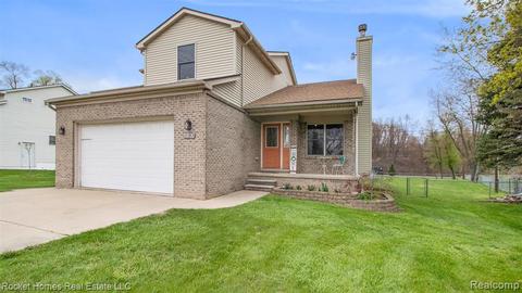 39820 W Huron River Dr, Romulus, MI 48174 photo 1