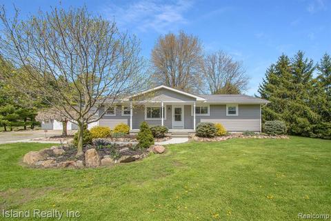 12530 Creek Rd, Carleton, MI 48117 photo 1