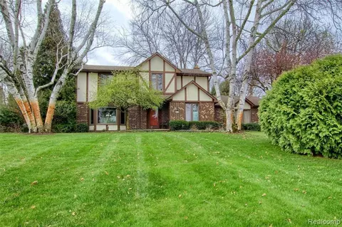 11464 Eagle Way, Brighton, MI 48114 photo 1