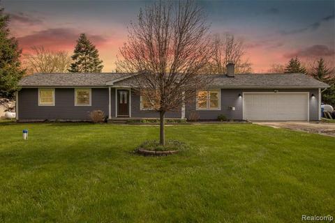 4286 Beck Rd, Howell, MI 48843 photo 1