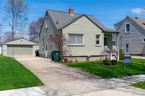 224 Charlevoix St, Clawson, MI 48017 photo 1