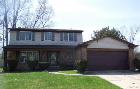 37521 Hillcrest Dr, Wayne, MI 48184 photo 1