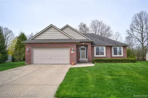 8488 Devin Dr, Davison, MI 48423 photo 1