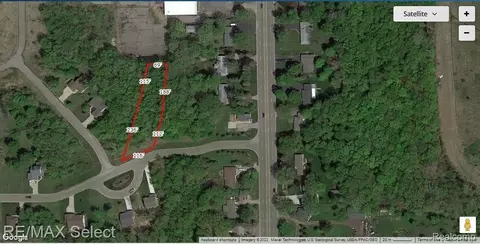 7042 Saratoga Dr, Clayton, MI 48532