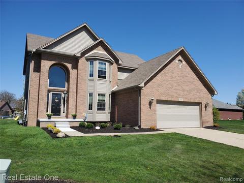 26861 Wallace Dr, Flat Rock, MI 48134 photo 1