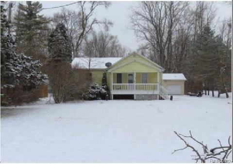 3845 Ravenswood Rd, Marysville, MI 48040