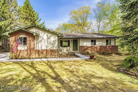 5207 King Rd, Howell, MI 48843 photo 1