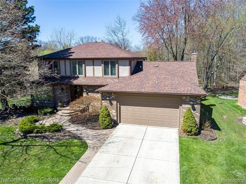 472 Eckford Dr, Troy, MI 48085 photo 1