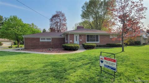 215 Circle Dr, Flushing, MI 48433 photo 1