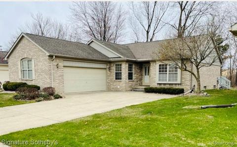 51661 Hickory Ln, Macomb, MI 48042 photo 1