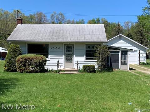 1628 Mill St, Clay, MI 48001 photo 1