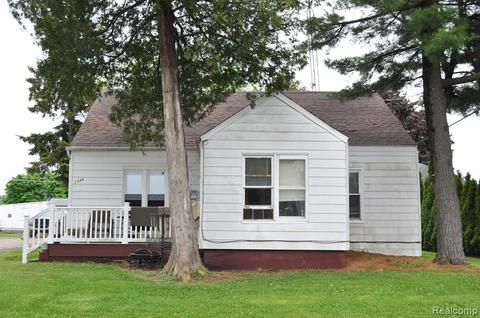 2448 Maple St, Deckerville, MI 48427 photo 1