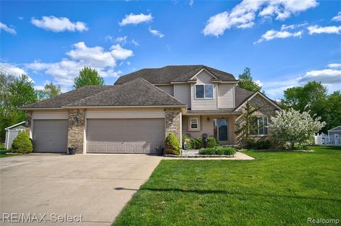 8574 Devin Dr, Davison, MI 48423 photo 1