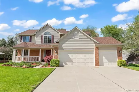 2832 Pheasant Run East Dr, Wixom, MI 48393 photo 1