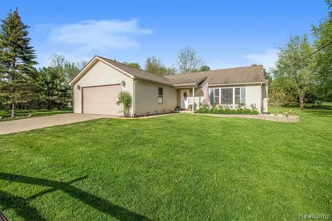 3812 E Allen Rd, Howell, MI 48855 photo 1