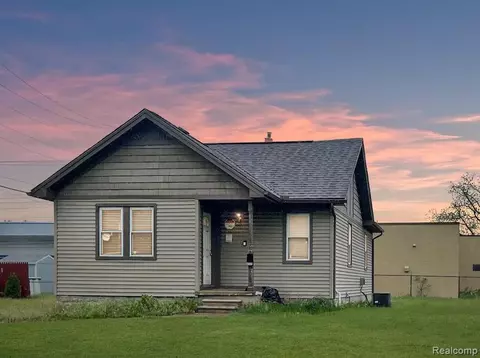 4060 3rd St, Wayne, MI 48184 photo 1